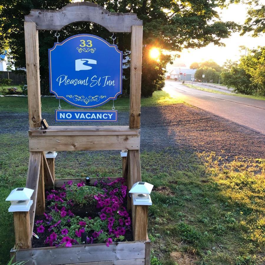 Pleasant Street Inn Parrsboro Esterno foto